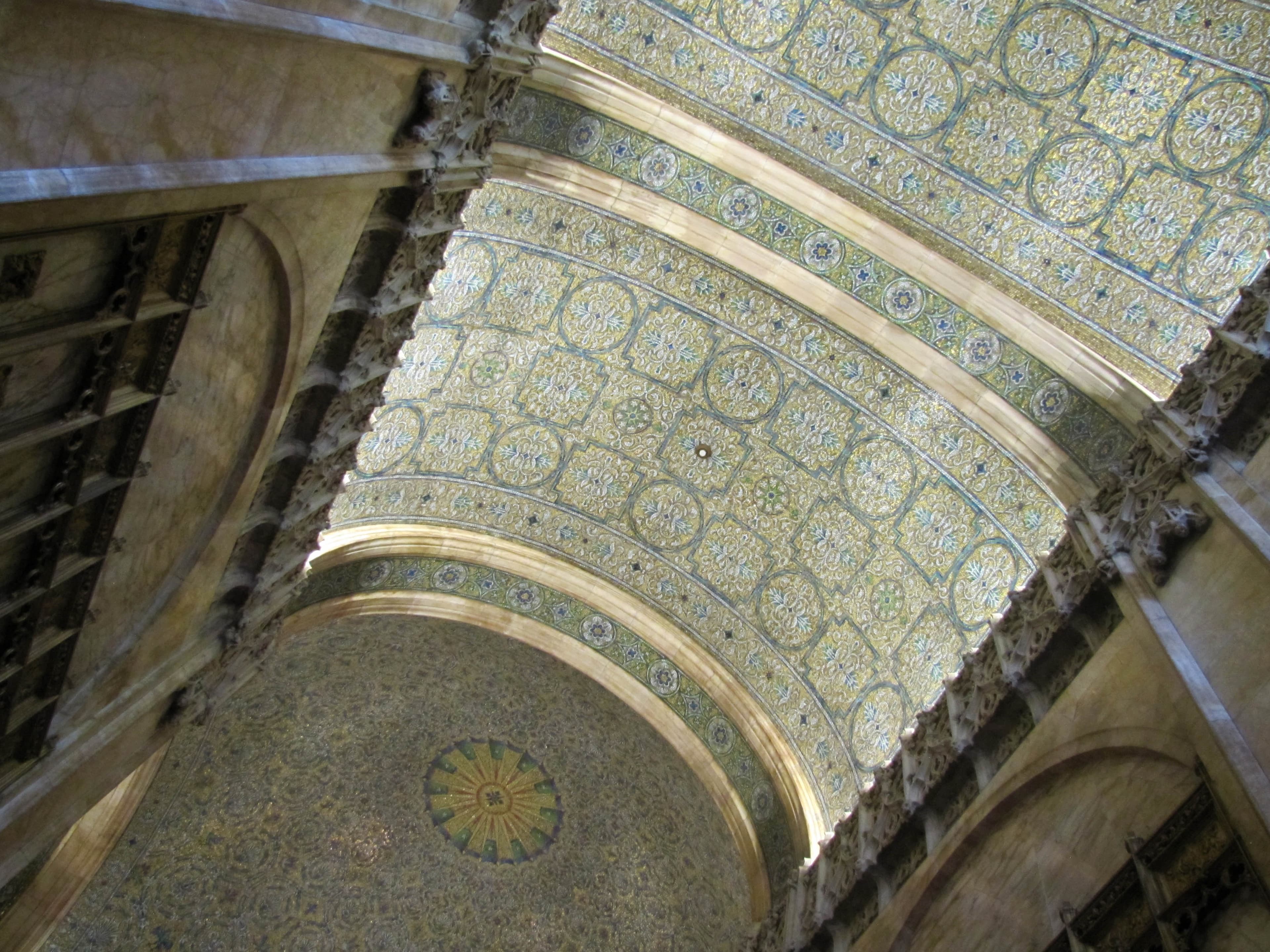 Neo-Gothic lobby of the Woolworth Building with barrel-vaulted mosaic ceiling